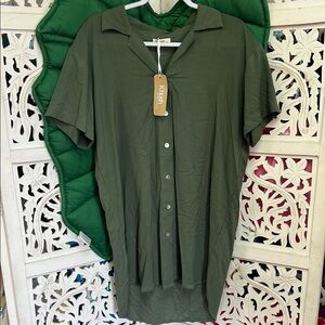 NWT Khush Maui shirt dress. Color: Seaweed. Olive button down midi dress. Size S